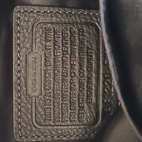 Medium size black leather Coach purse - Picture 6 of 7